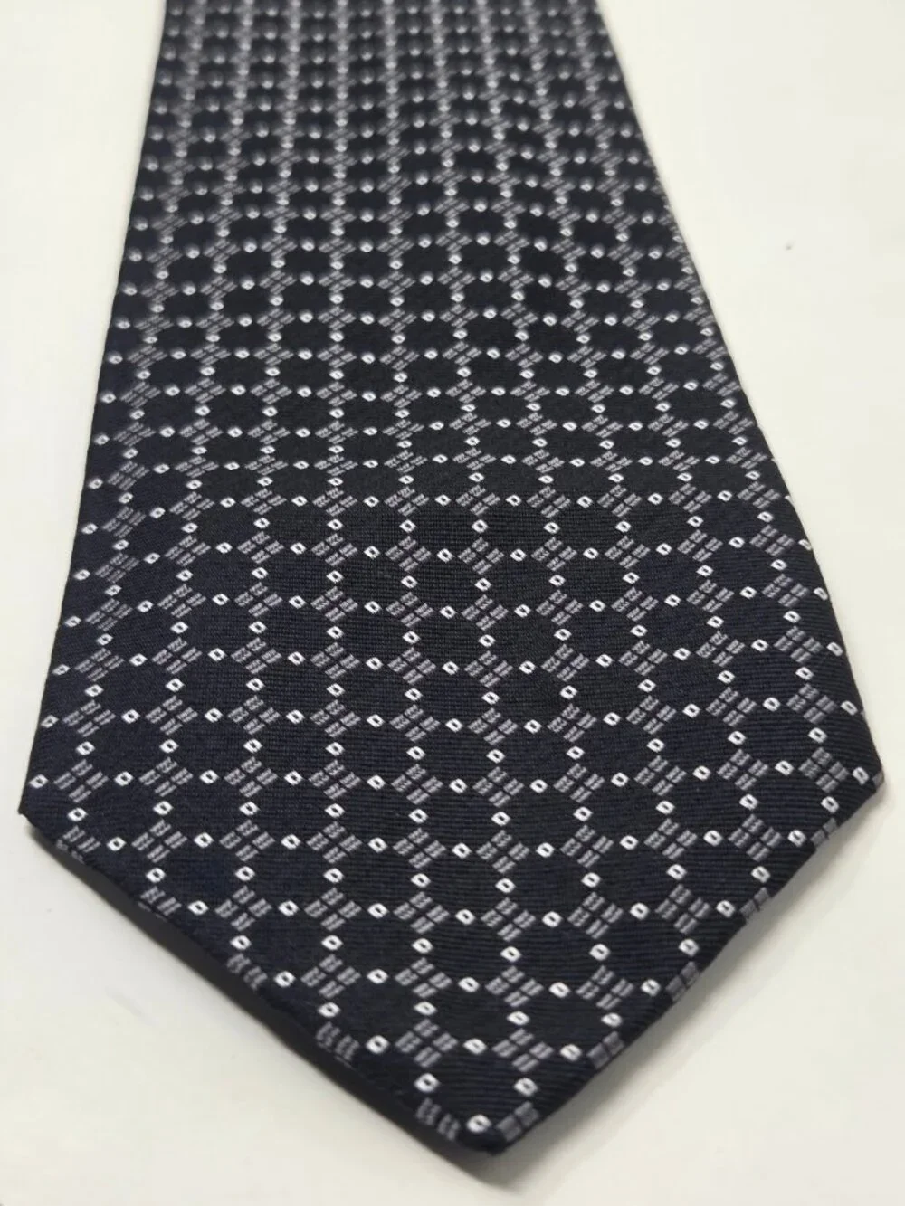 Ralph Lauren Mens 100 Percent Silk Tie 55 Inch Black Gray Geometric